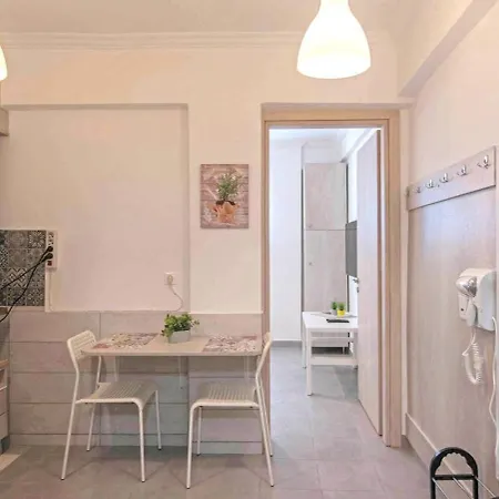 Stunning And Spacious In Athènes